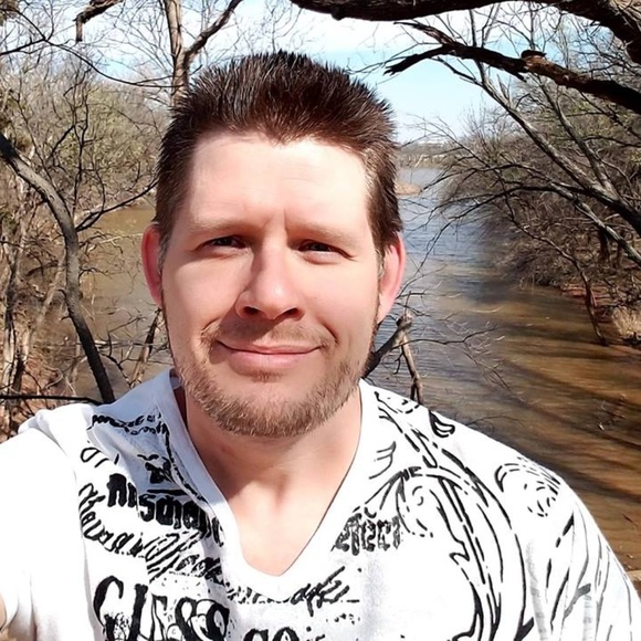 Meet your Posher, Ben - Picture 2 of 4